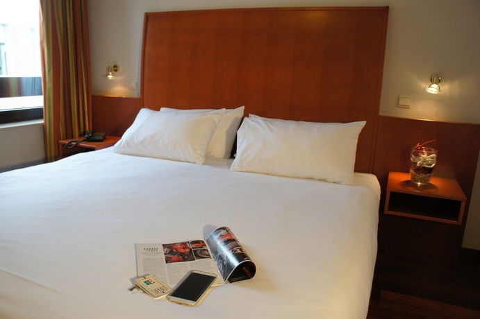 Imagen de la habitación del Hotel Ibis Brussels Erasmus. Foto 9