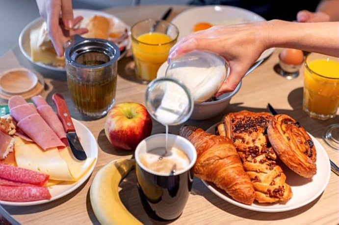 Imagen del bar/restaurante del Hotel Ibis Brussels Groot Bijgaarden. Foto 7