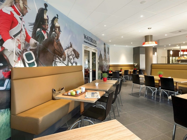 Imagen del bar/restaurante del Hotel Ibis Brussels Waterloo. Foto 4