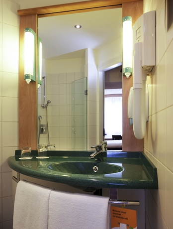 Imagen de la habitación del Hotel Ibis Budapest City. Foto 7