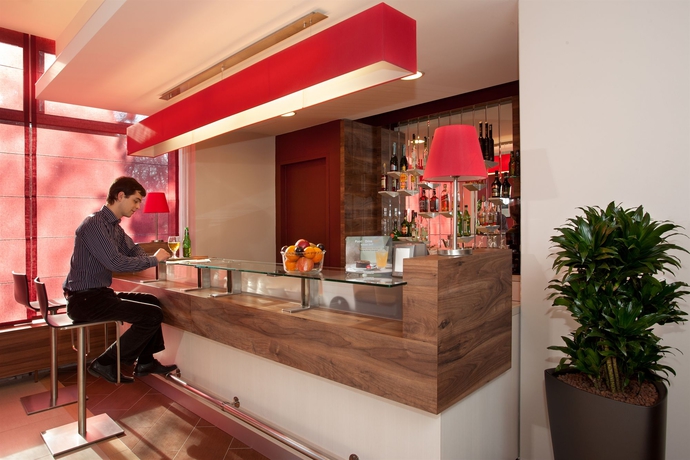 Imagen del bar/restaurante del Hotel Ibis Budapest Citysouth. Foto 4