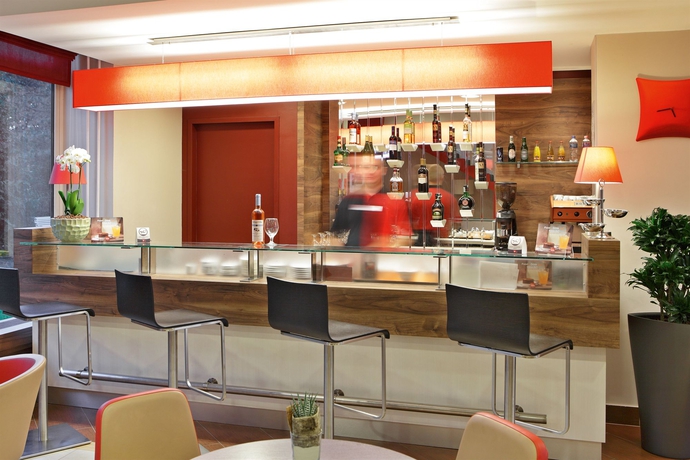 Imagen del bar/restaurante del Hotel Ibis Budapest Citysouth. Foto 5