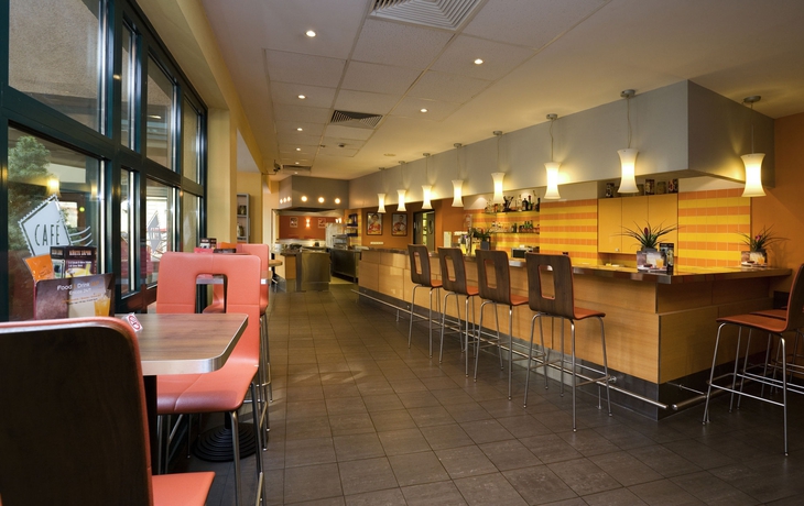 Imagen del bar/restaurante del Hotel Ibis Budapest Heroes Square. Foto 5