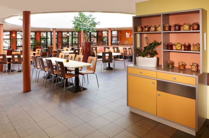 Imagen del bar/restaurante del Hotel Ibis Budapest Heroes Square. Foto 10