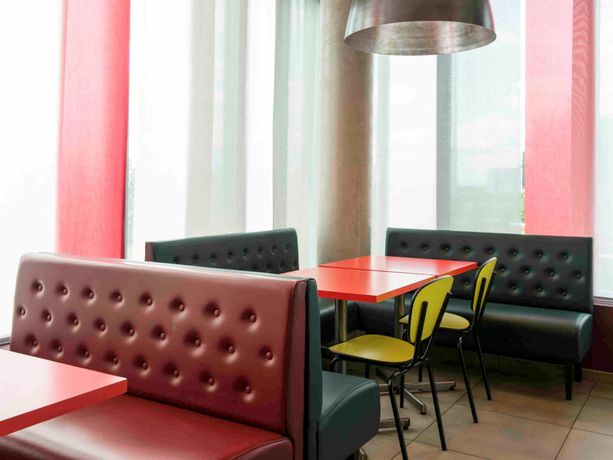 Imagen del bar/restaurante del Hotel Ibis Budget Aéroport Lyon Saint Exupéry. Foto 9