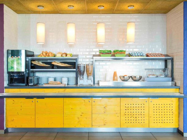 Imagen de los interiores del Hotel Ibis Budget Aéroport Lyon Saint Exupéry. Foto 16