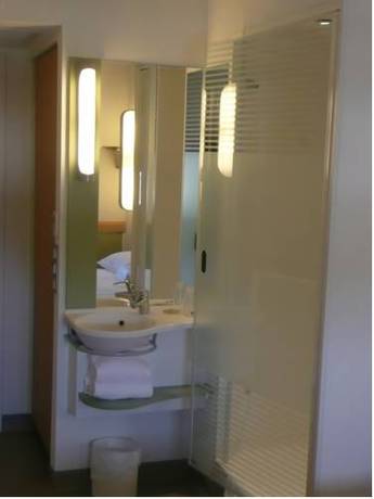 Imagen de la habitación del Hotel Ibis Budget Ajaccio. Foto 9