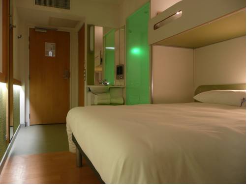Imagen de la habitación del Hotel Ibis Budget Ajaccio. Foto 10
