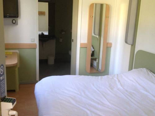 Imagen de la habitación del Hotel Ibis Budget Albertville. Foto 2