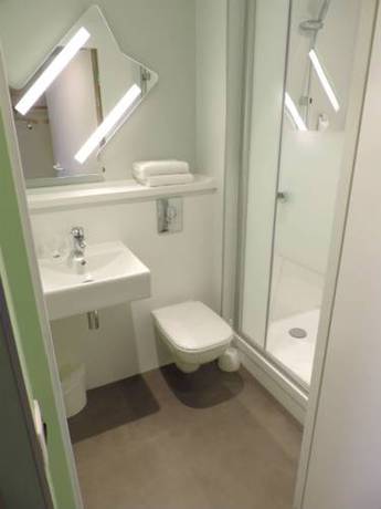 Imagen de la habitación del Hotel Ibis Budget Amiens Centre Gare. Foto 13