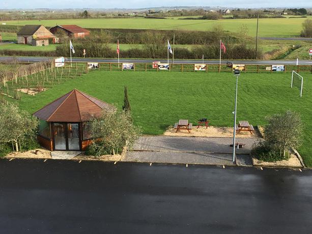 Imagen de los exteriores del Hotel Ibis Budget Ancenis. Foto 8