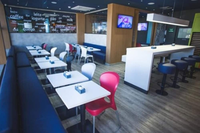 Imagen del bar/restaurante del Hotel Ibis Budget Araraquara. Foto 3