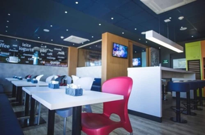 Imagen de los interiores del Hotel Ibis Budget Araraquara. Foto 19