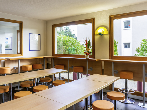 Imagen de los interiores del Hotel Ibis Budget Auch. Foto 8