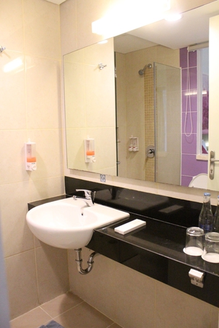 Imagen de la habitación del Hotel Ibis Budget Bali Seminyak. Foto 8