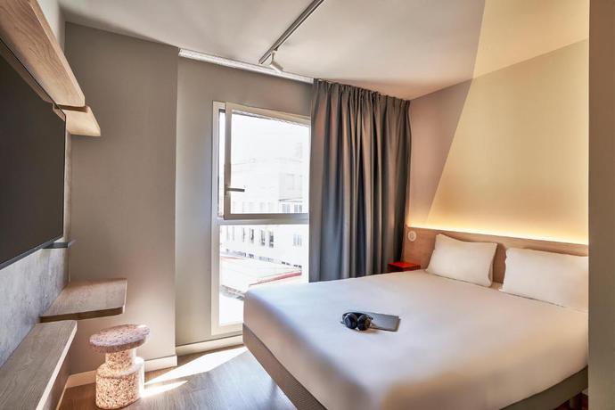 Imagen de la habitación del Hotel Ibis Budget Barcelona Center. Foto 5