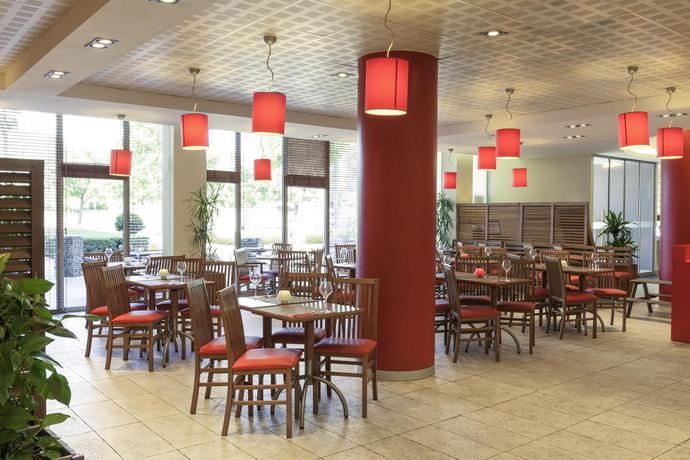 Imagen de los interiores del Hotel Ibis Budget Barcelona Viladecans. Foto 9