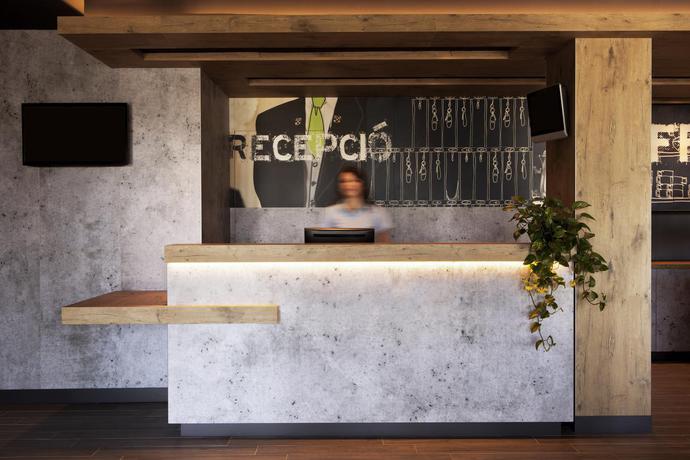 Imagen de los interiores del Hotel Ibis Budget Barcelona Viladecans. Foto 10