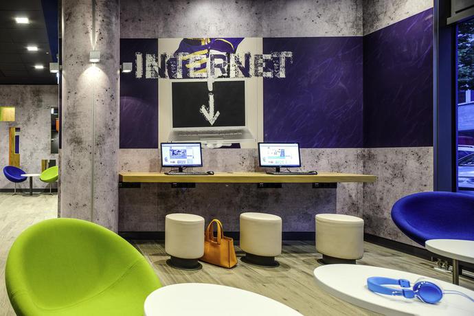 Imagen de los interiores del Hotel Ibis Budget Basel City. Foto 7