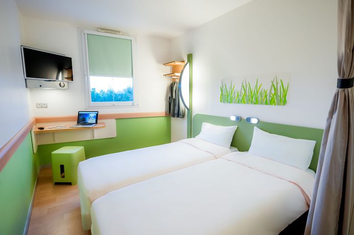 Imagen de la habitación del Hotel Ibis Budget Bayeux. Foto 15