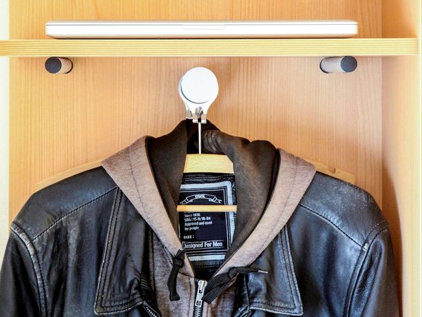 Imagen de la habitación del Hotel Ibis Budget Bayeux. Foto 16