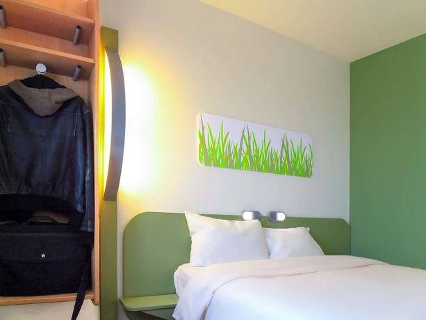 Imagen de la habitación del Hotel Ibis Budget Bayeux. Foto 17