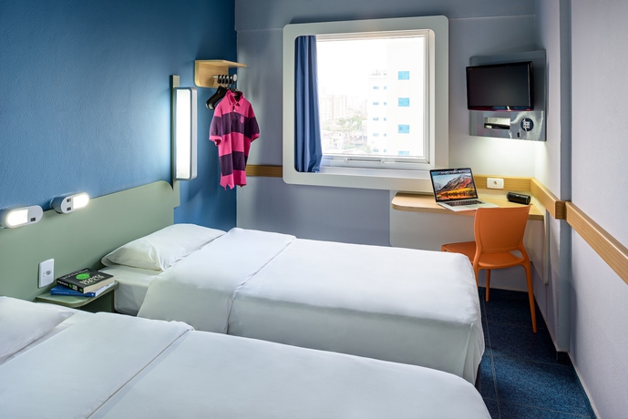 Imagen de la habitación del Hotel Ibis Budget Belem. Foto 10