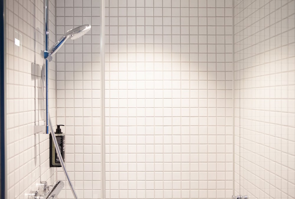 Imagen de la habitación del Hotel Ibis Budget Berlin Airport. Foto 6