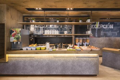 Imagen del bar/restaurante del Hotel Ibis Budget Bilbao Barakaldo. Foto 4