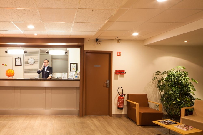 Imagen de los interiores del Hotel Ibis Budget Bourgoin Jallieu Centre. Foto 14