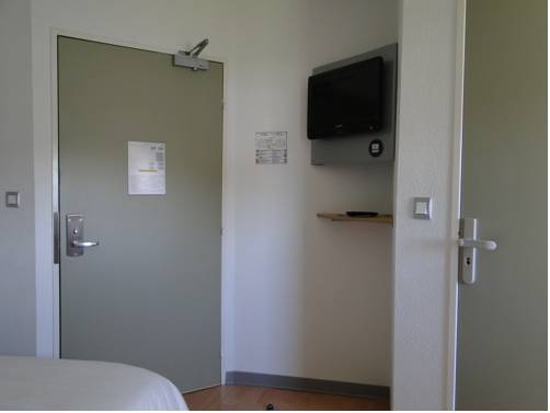 Imagen de la habitación del Hotel Ibis Budget Caen Memorial. Foto 7