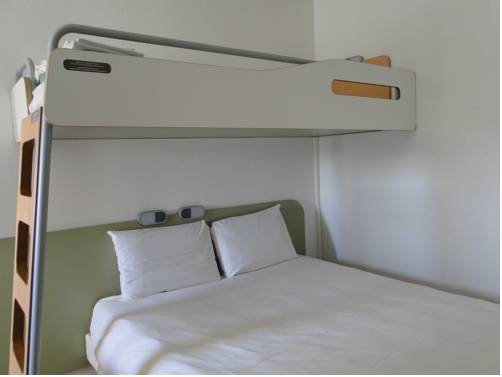 Imagen de la habitación del Hotel Ibis Budget Caen Memorial. Foto 10