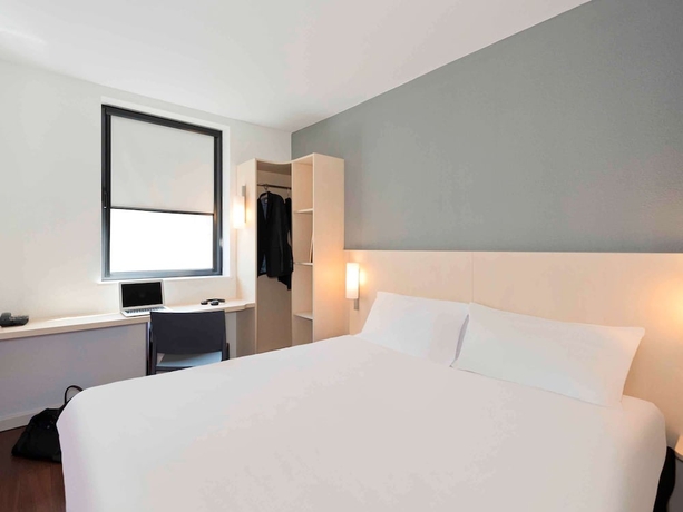Imagen de la habitación del Hotel Ibis Budget Cannes Centre Ville. Foto 9