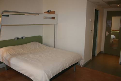 Imagen de la habitación del Hotel Ibis Budget Cannes Mougins. Foto 6