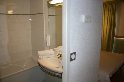 Imagen de la habitación del Hotel Ibis Budget Cannes Mougins. Foto 13