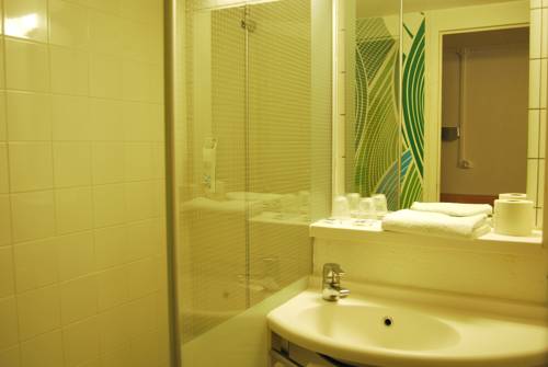 Imagen de la habitación del Hotel Ibis Budget Chambourcy Saint Germain. Foto 3