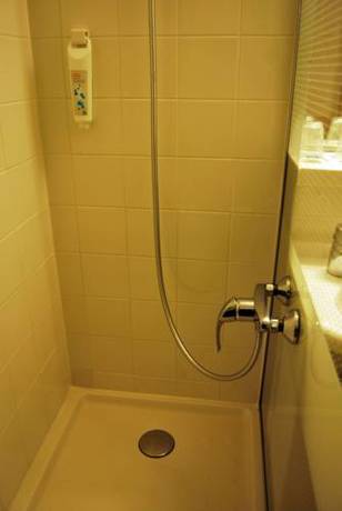 Imagen de la habitación del Hotel Ibis Budget Chambourcy Saint Germain. Foto 5