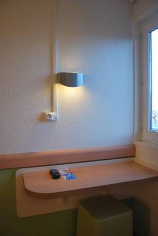 Imagen de la habitación del Hotel Ibis Budget Chambourcy Saint Germain. Foto 8