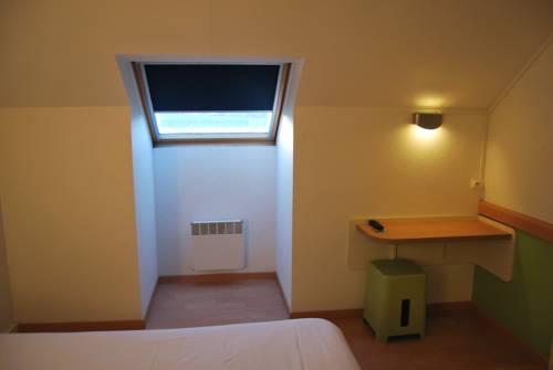 Imagen de la habitación del Hotel Ibis Budget Chambourcy Saint Germain. Foto 9