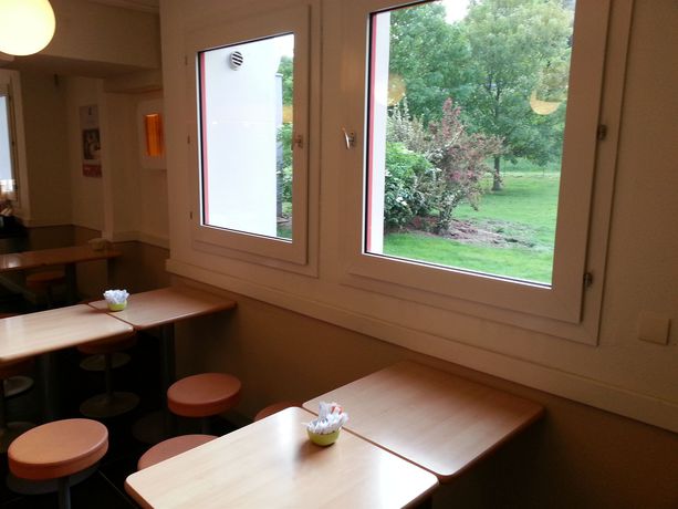 Imagen del bar/restaurante del Hotel Ibis Budget Chateaudun. Foto 9