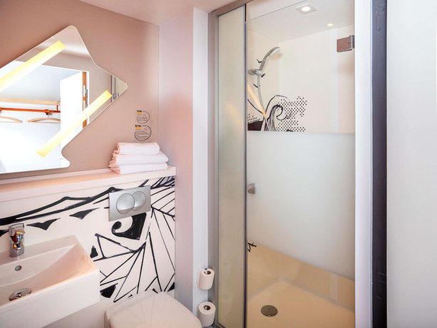 Imagen de la habitación del Hotel Ibis Budget Cognac. Foto 10