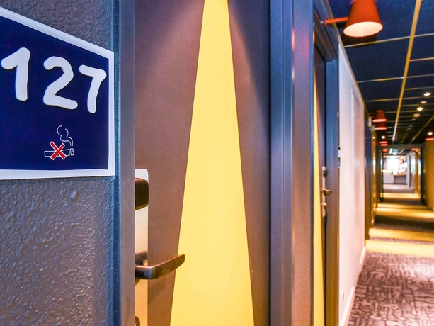 Imagen de los interiores del Hotel Ibis Budget Coutances. Foto 18