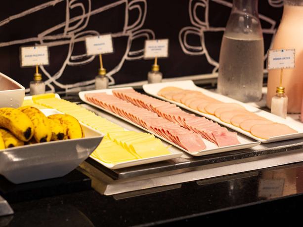 Imagen del bar/restaurante del Hotel Ibis Budget Curitiba Aeroporto. Foto 3