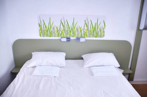 Imagen de la habitación del Hotel Ibis Budget Flers Les Grands Champs. Foto 3