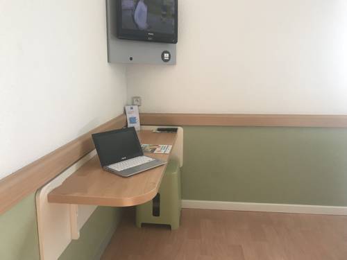 Imagen de la habitación del Hotel Ibis Budget Fréjus Saint-raphaël Centre Et Plage. Foto 3