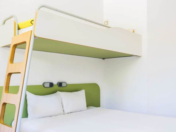 Imagen de la habitación del Hotel Ibis Budget Girona Costa Brava. Foto 17