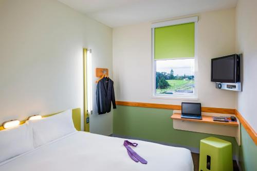 Imagen de la habitación del Hotel Ibis Budget Hamburg St Pauli Messe. Foto 3