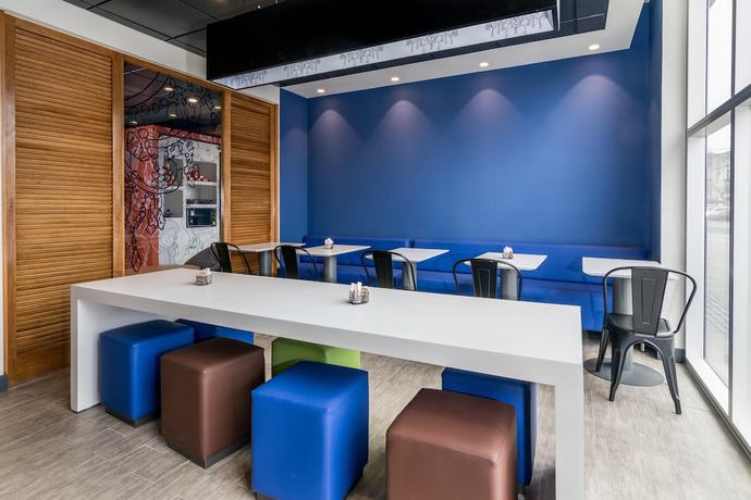 Imagen del bar/restaurante del Hotel Ibis Budget Iquique. Foto 4