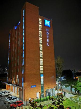 Imagen de los exteriores del Hotel Ibis Budget Itagui. Foto 9