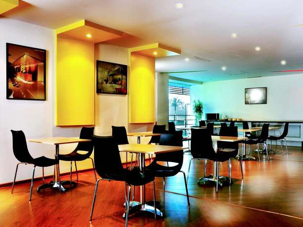 Imagen del bar/restaurante del Hotel Ibis Budget Jakarta Menteng. Foto 2